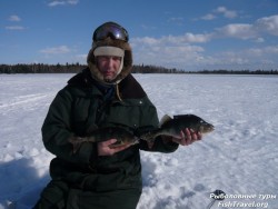Рыбалка на озере окуневое в Томской области.