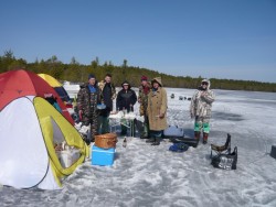 Зимняя рыбалка в Томской области. Озеро Грюновское.